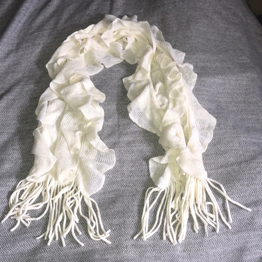 Frilly Cream Scarf